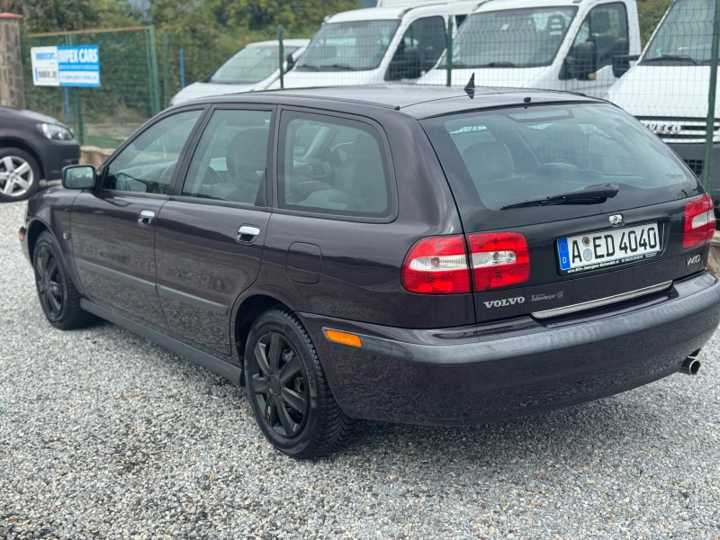 Volvo V40 1.8i* Клима* Германия* , снимка 5 - Автомобили и джипове - 51883573