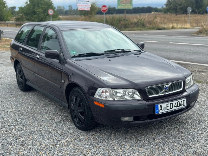 Volvo V40 1.8i* Клима* Германия* , снимка 3 - Автомобили и джипове - 51883573