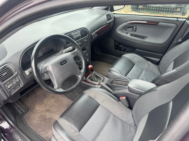 Volvo V40 1.8i* Клима* Германия* , снимка 8 - Автомобили и джипове - 51883573