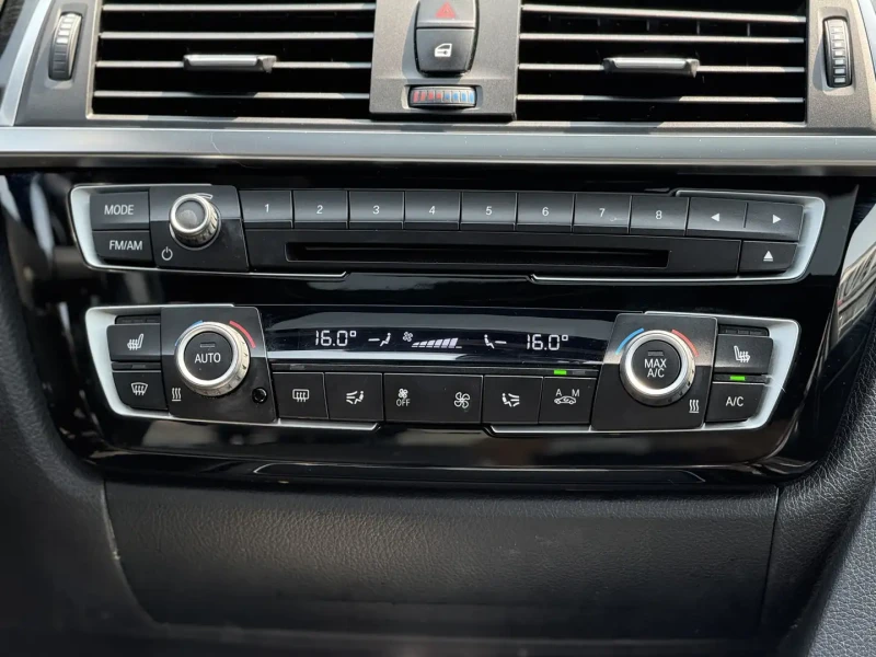 BMW 330 MPACK, AMBIENT, KEYLESS, М.ТОЧКА, , снимка 9 - Автомобили и джипове - 52635392