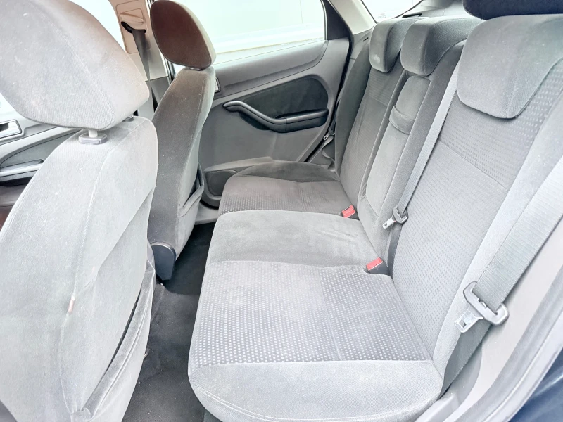 Ford Focus 1.6 Дизел супер икономичен, снимка 8 - Автомобили и джипове - 53012119