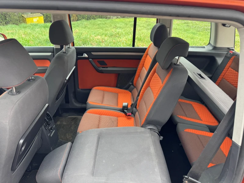 VW Touran CROSS, снимка 11 - Автомобили и джипове - 53019991