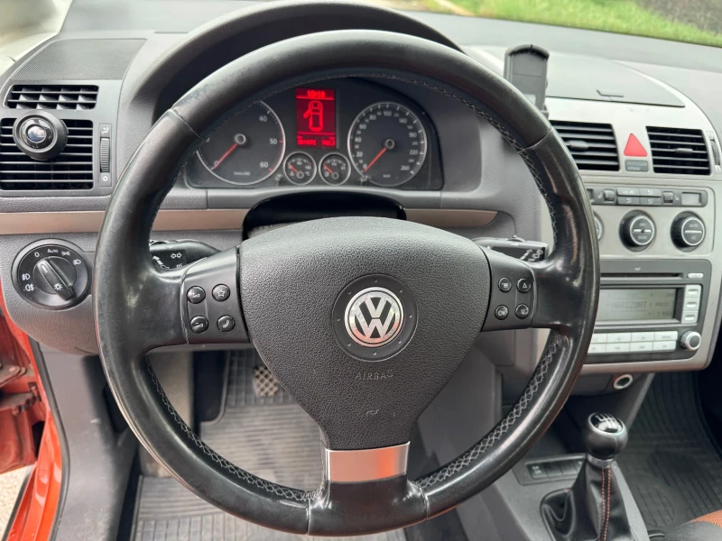 VW Touran CROSS, снимка 7 - Автомобили и джипове - 53019991