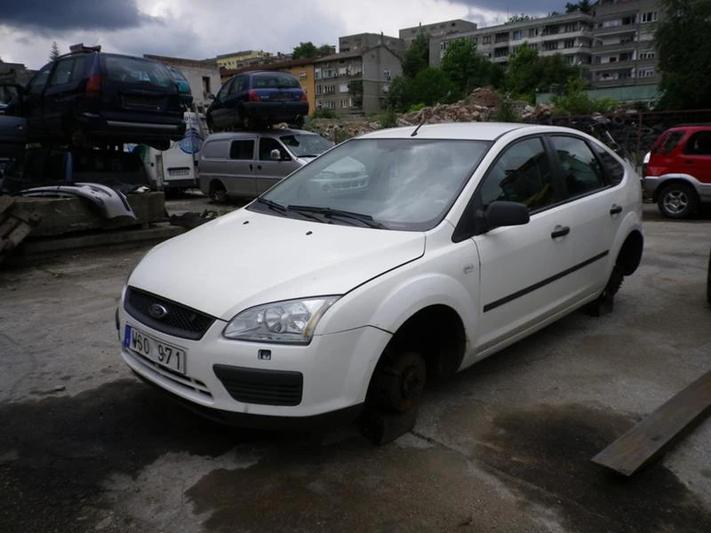 Ford Focus 1.6i 16V, снимка 1 - Автомобили и джипове - 43182096