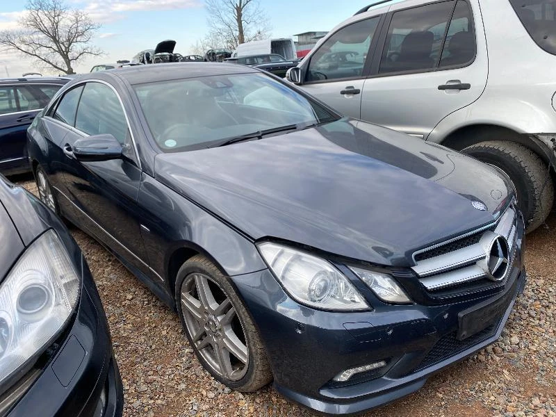 Mercedes-Benz E 350 На части, снимка 1 - Автомобили и джипове - 27530014