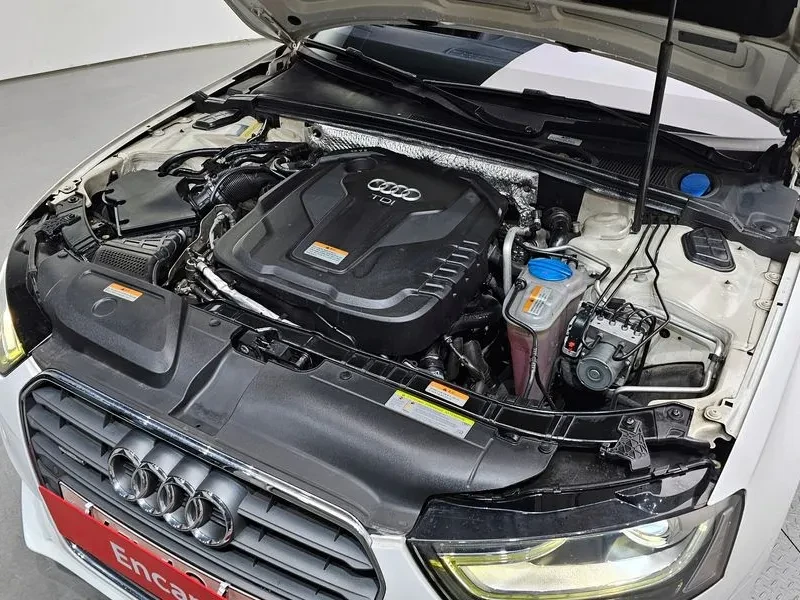 Audi A4 2.0 TDI, снимка 6 - Автомобили и джипове - 54143585