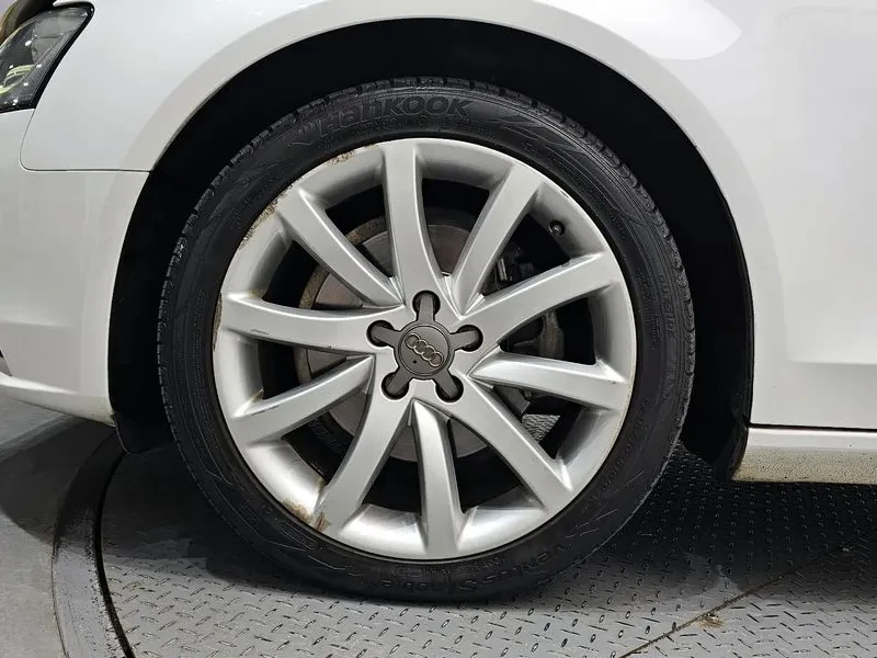 Audi A4 2.0 TDI, снимка 5 - Автомобили и джипове - 54143585