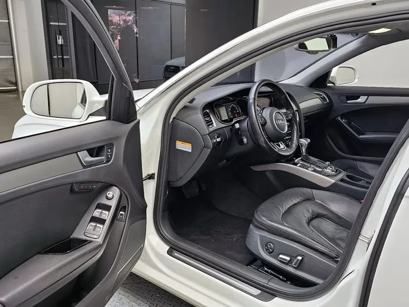 Audi A4 2.0 TDI, снимка 11 - Автомобили и джипове - 54143585