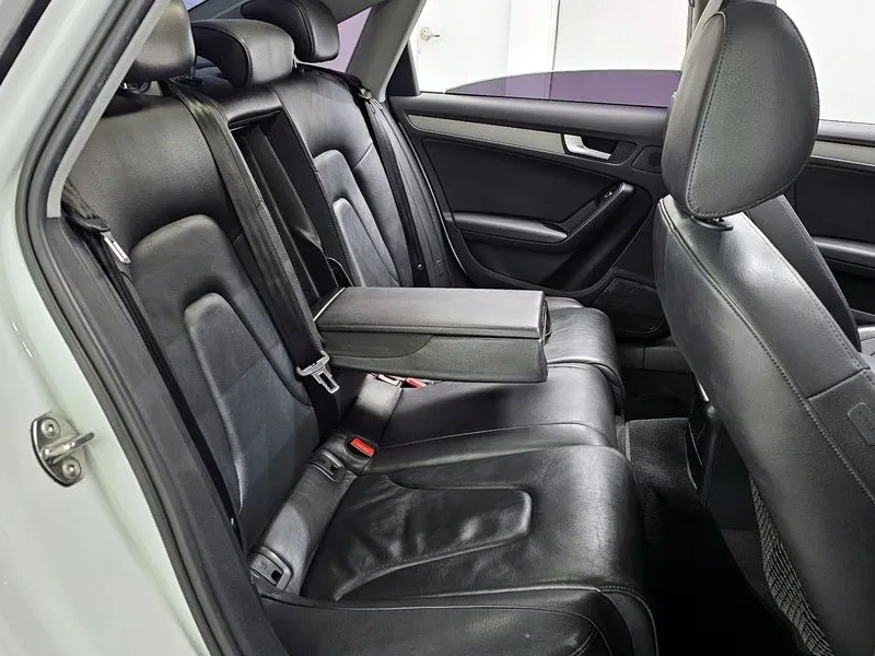 Audi A4 2.0 TDI, снимка 12 - Автомобили и джипове - 54143585