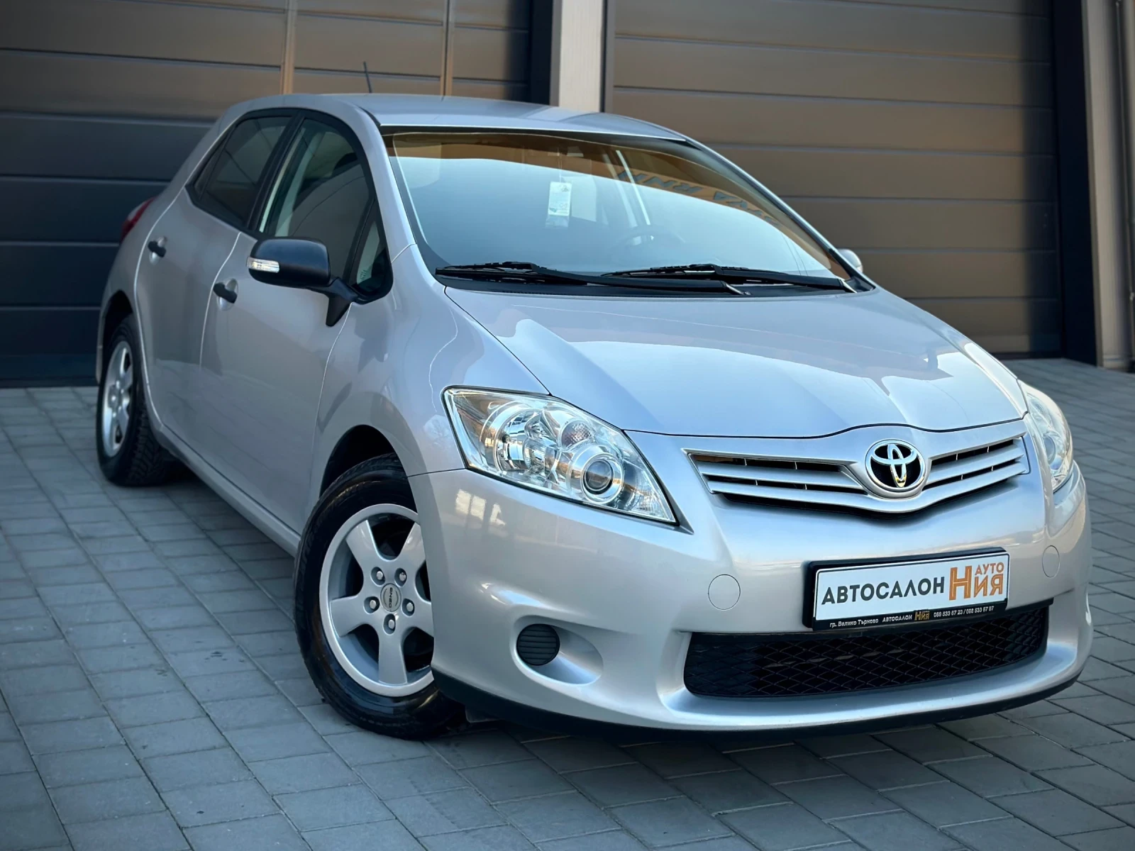 Toyota Auris 1.33 FaceLift  - изображение 3