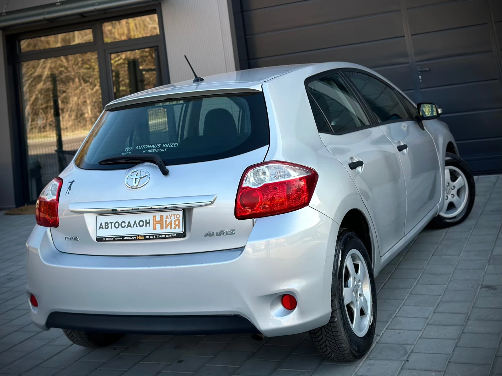 Toyota Auris 1.33 FaceLift  - изображение 6