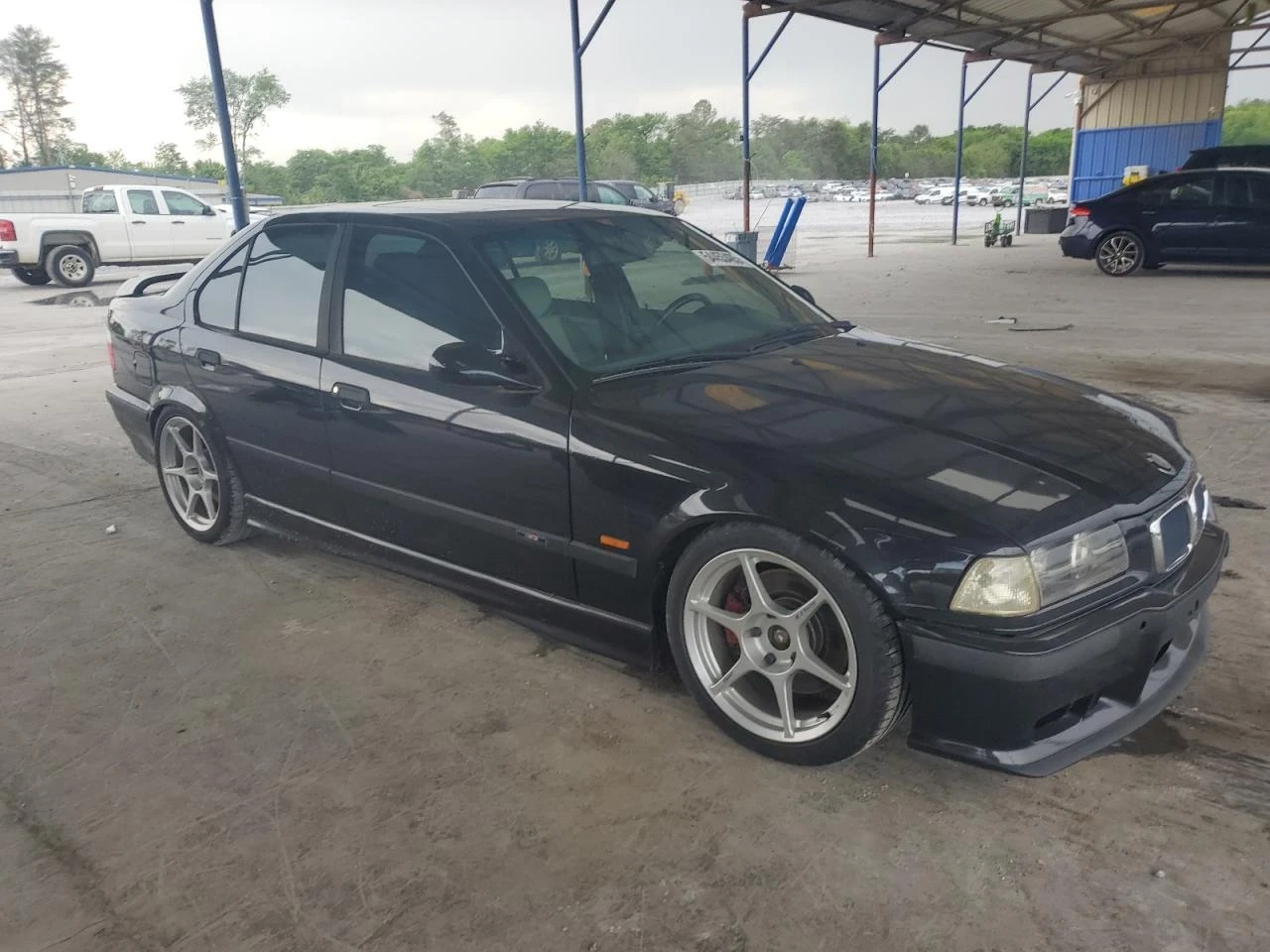 BMW M3  - изображение 2