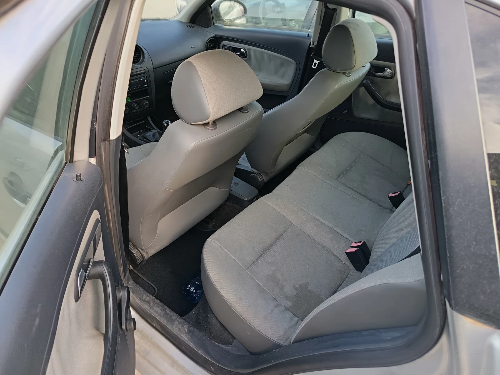 Seat Ibiza Хепбек - изображение 5