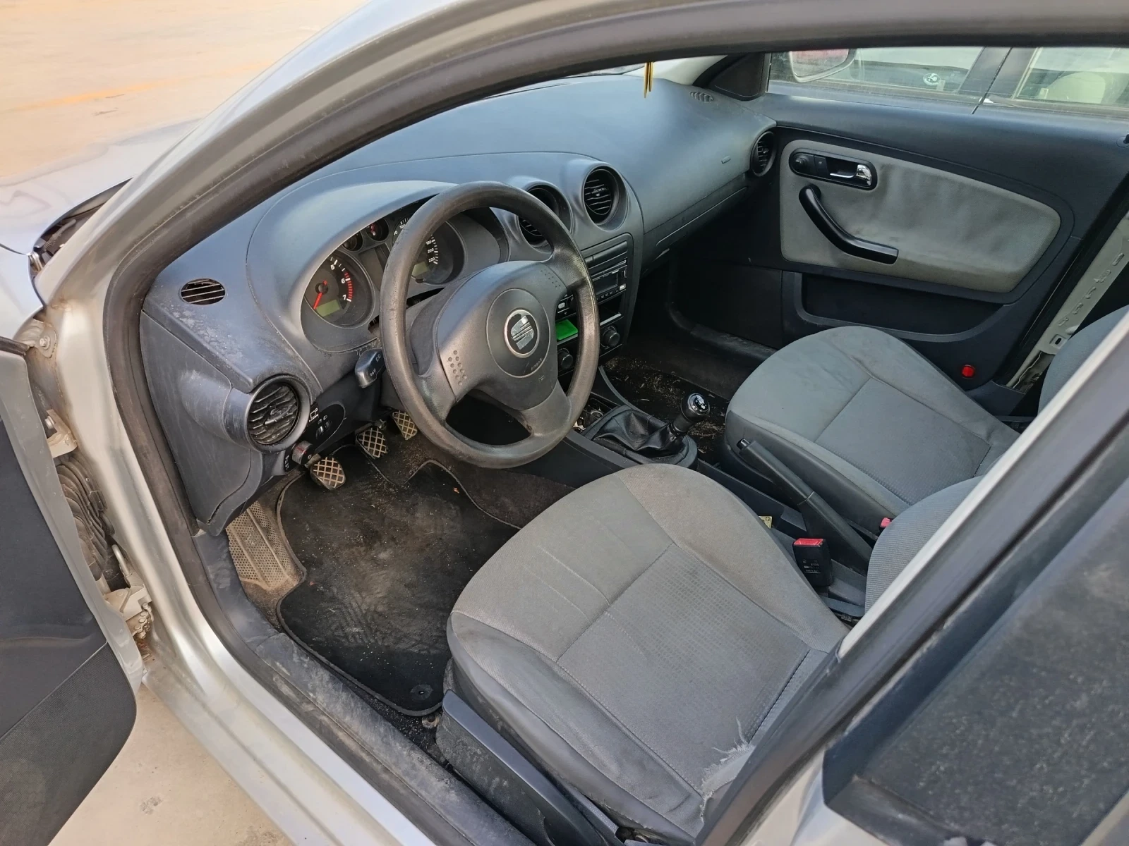 Seat Ibiza Хепбек - изображение 6