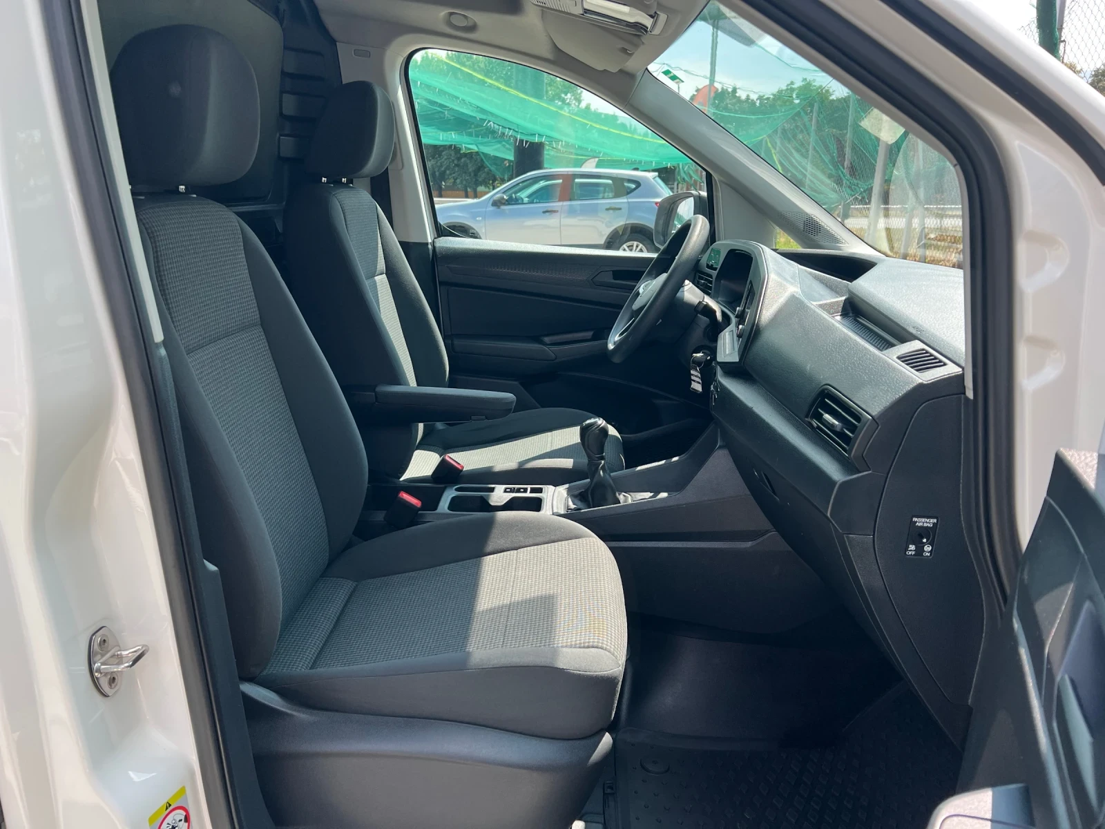 VW Caddy 2.0TDI N1 - изображение 9