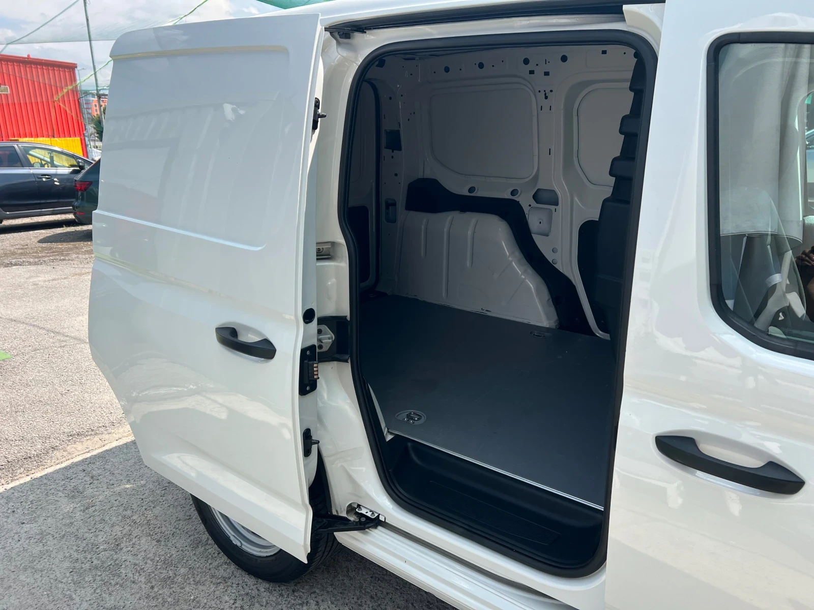 VW Caddy 2.0TDI N1 | Mobile.bg   15