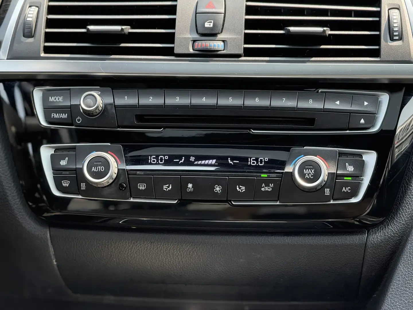 BMW 330 MPACK, AMBIENT, KEYLESS, М.ТОЧКА,  - изображение 9