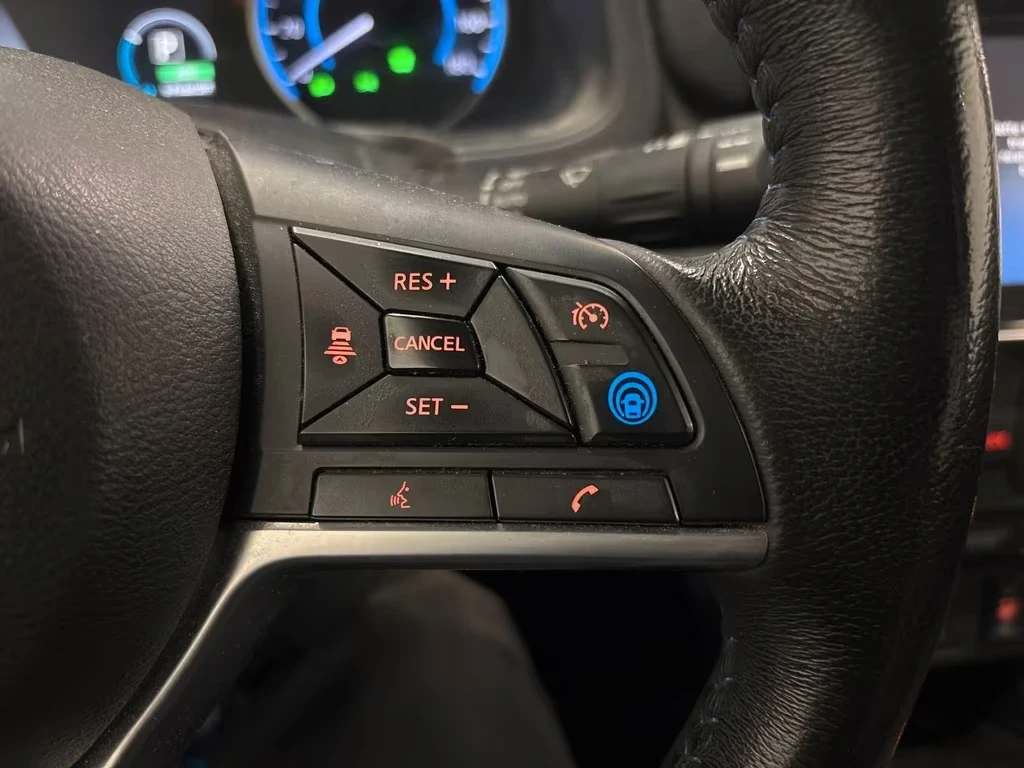 Nissan Leaf  N-Connecta 40kwh 204ps - изображение 10