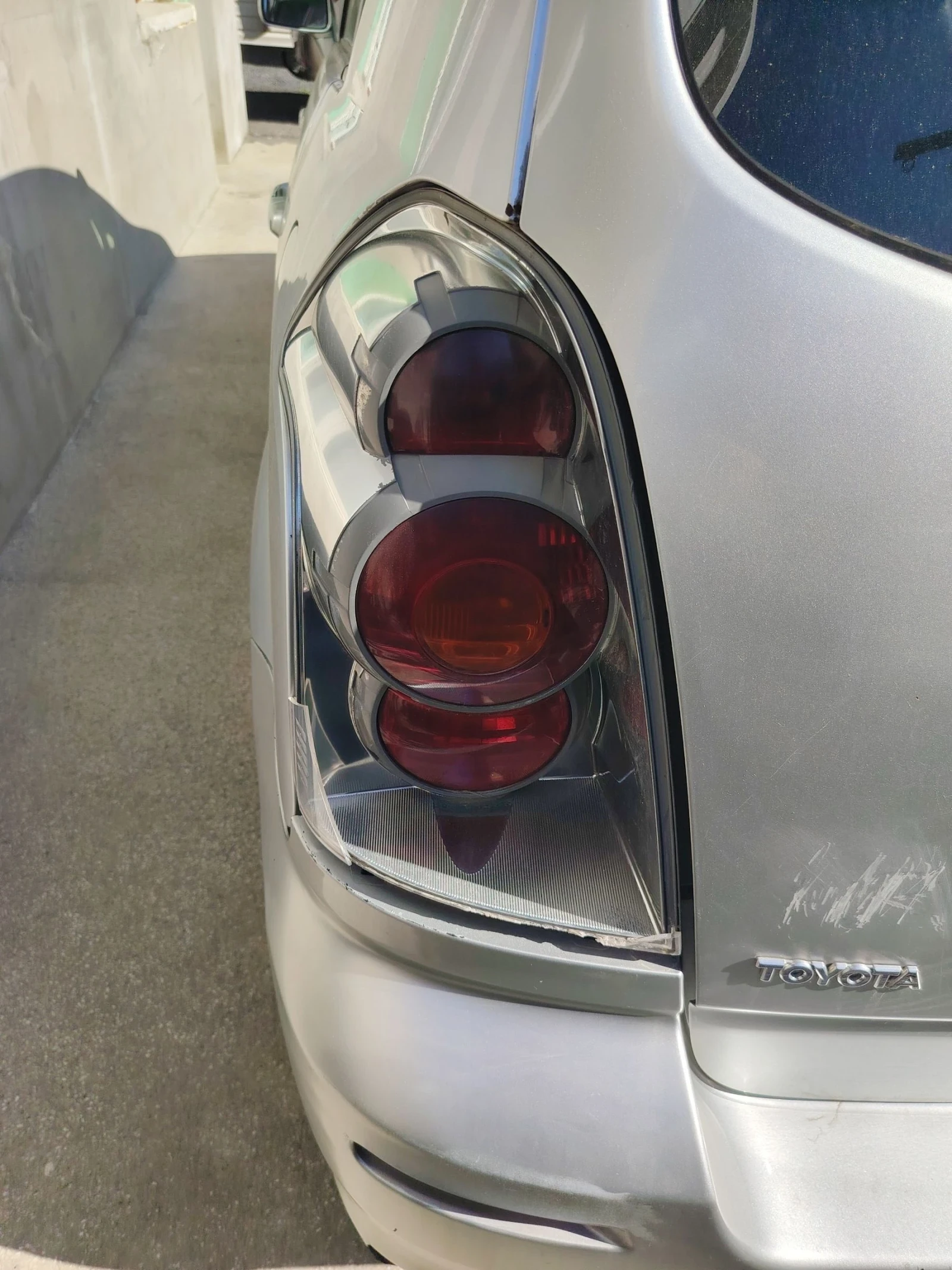 Toyota Corolla verso 2.0, снимка 4 - Автомобили и джипове - 54427990