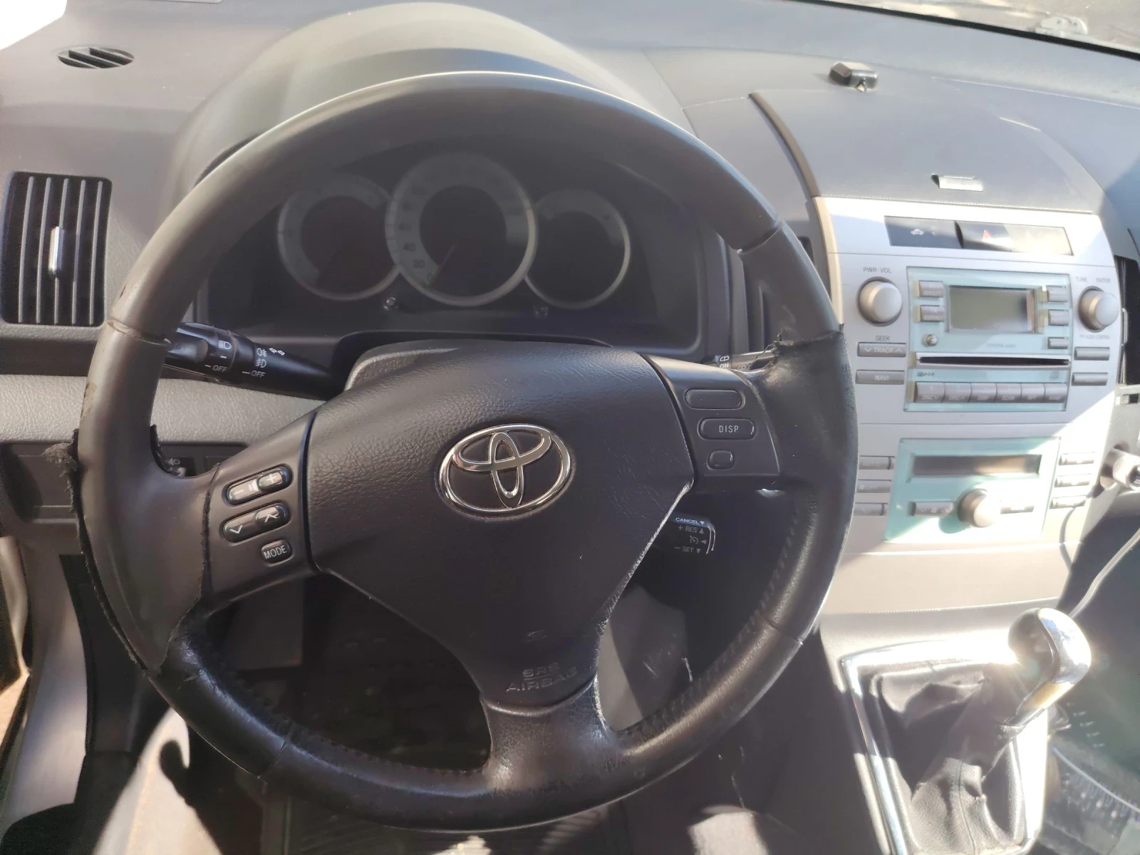 Toyota Corolla verso 2.0, снимка 8 - Автомобили и джипове - 54427990