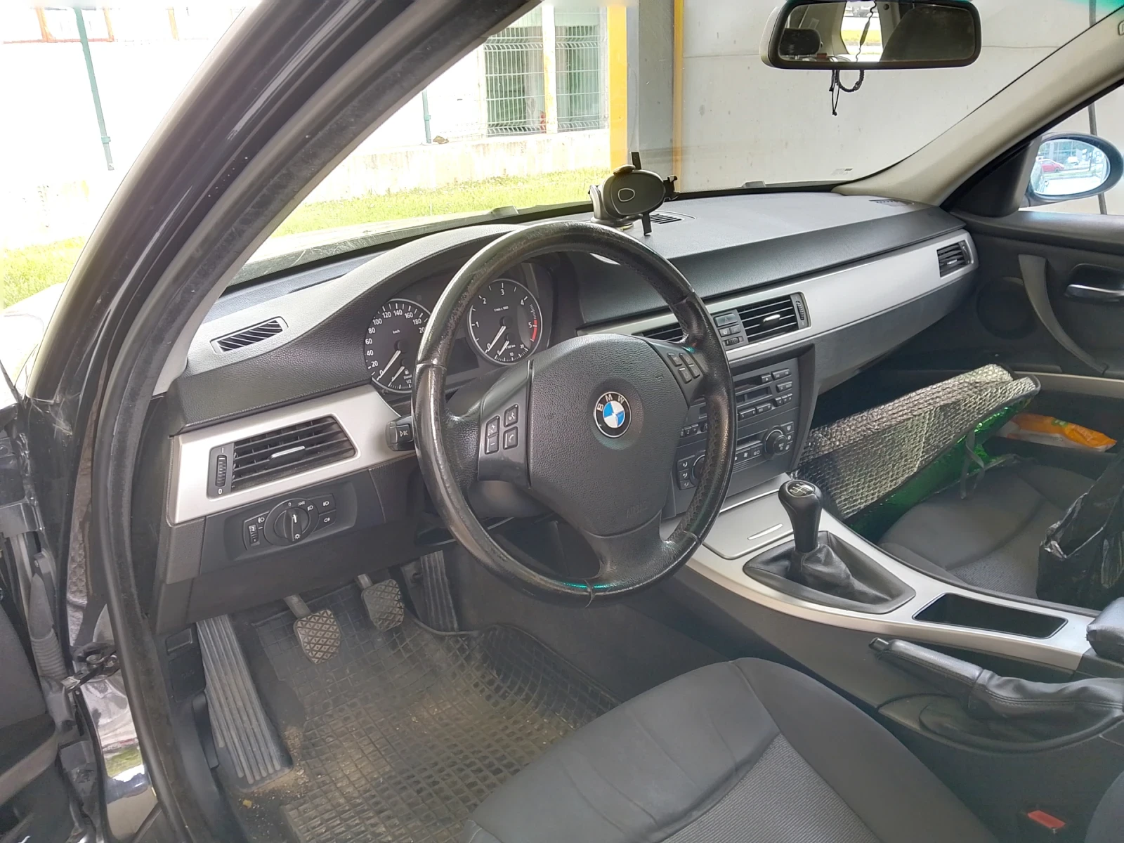 BMW 320, снимка 4 - Автомобили и джипове - 54601717