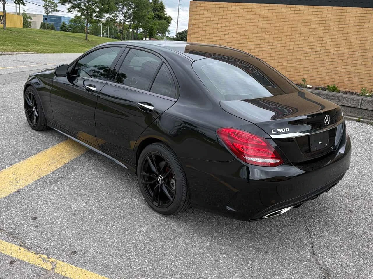 Mercedes-Benz C 300 * CARFAX * ЦЕНА ДО БГ, снимка 4 - Автомобили и джипове - 55052272