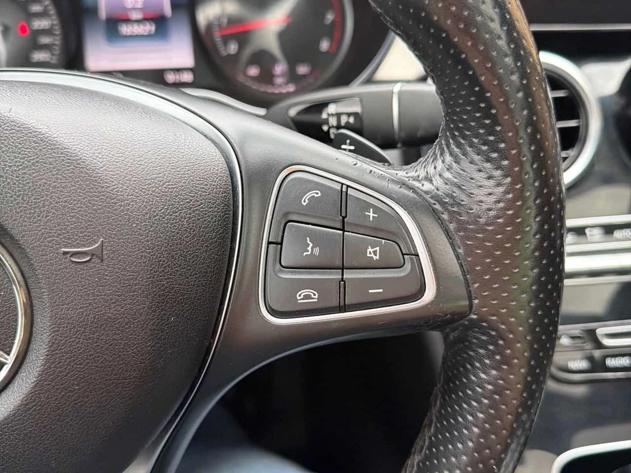 Mercedes-Benz C 300 * CARFAX * ЦЕНА ДО БГ, снимка 17 - Автомобили и джипове - 55052272