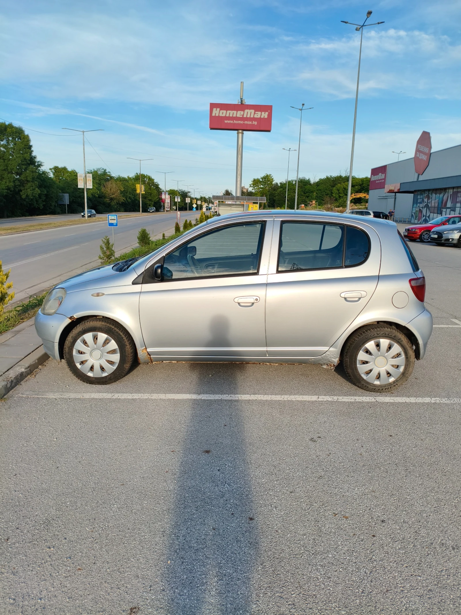 Toyota Yaris 1.0 VVT-i, снимка 2 - Автомобили и джипове - 55054566