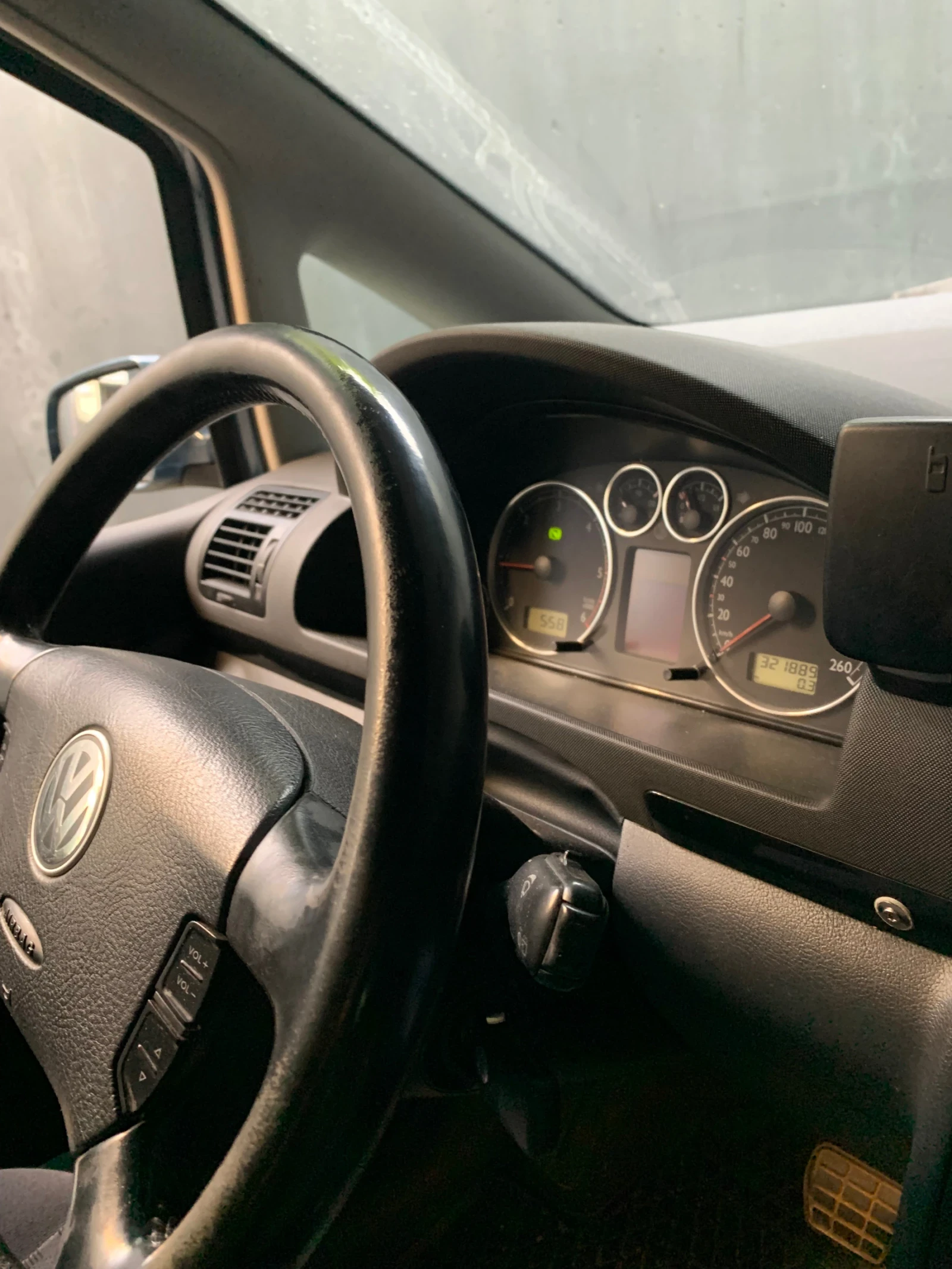 VW Sharan 1.9 Tdi Automatik , снимка 7 - Автомобили и джипове - 55485452