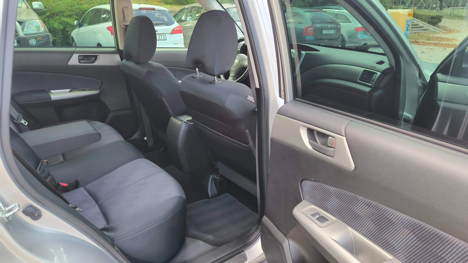 Subaru Forester 2.0I GAZ AUTOMAT, снимка 13 - Автомобили и джипове - 55967293