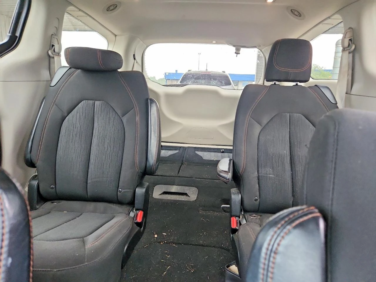 Chrysler Pacifica 3.6l Touring, снимка 10 - Автомобили и джипове - 56145928