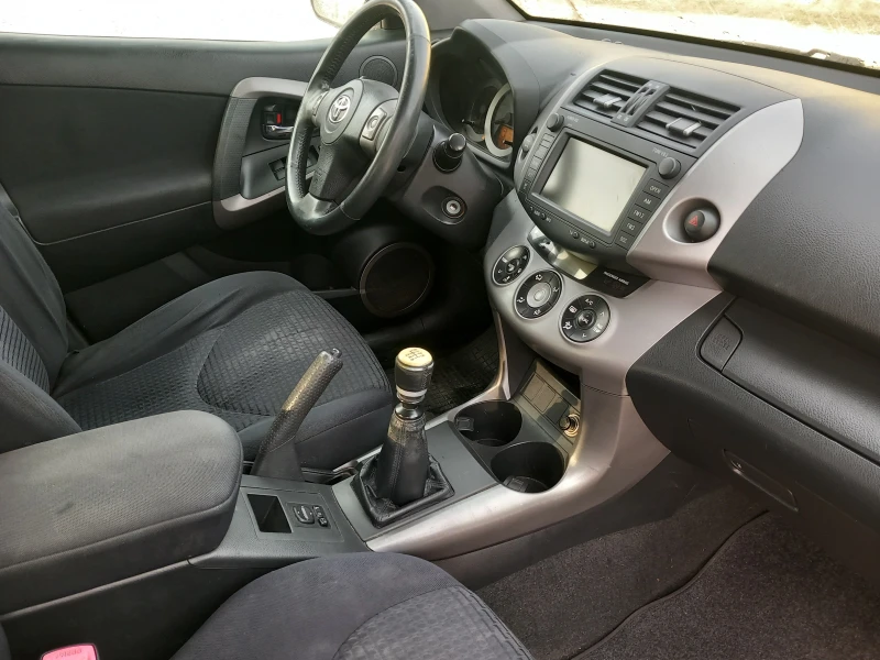 Toyota Rav4 Навигация 136кс, снимка 8 - Автомобили и джипове - 47435538