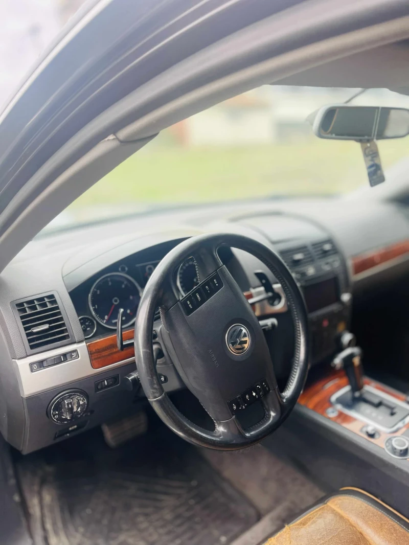 VW Touareg, снимка 4 - Автомобили и джипове - 52032562