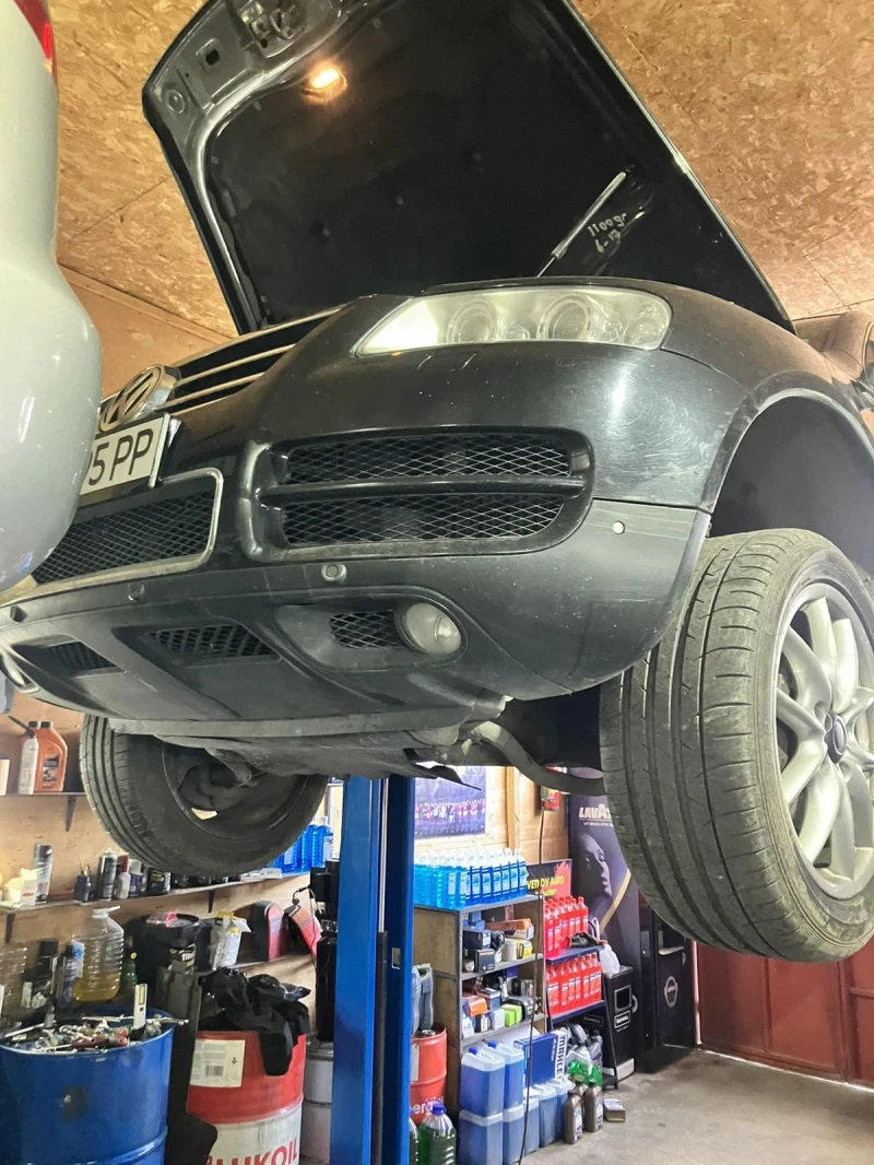 VW Touareg, снимка 8 - Автомобили и джипове - 52032562