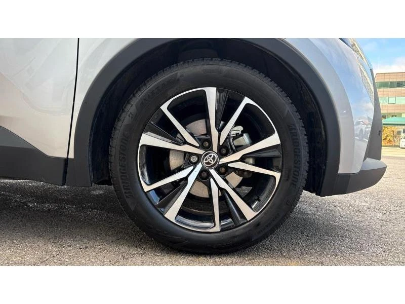 Toyota C-HR 1.8 HEV E-CVT Club FWD, снимка 16 - Автомобили и джипове - 53209757