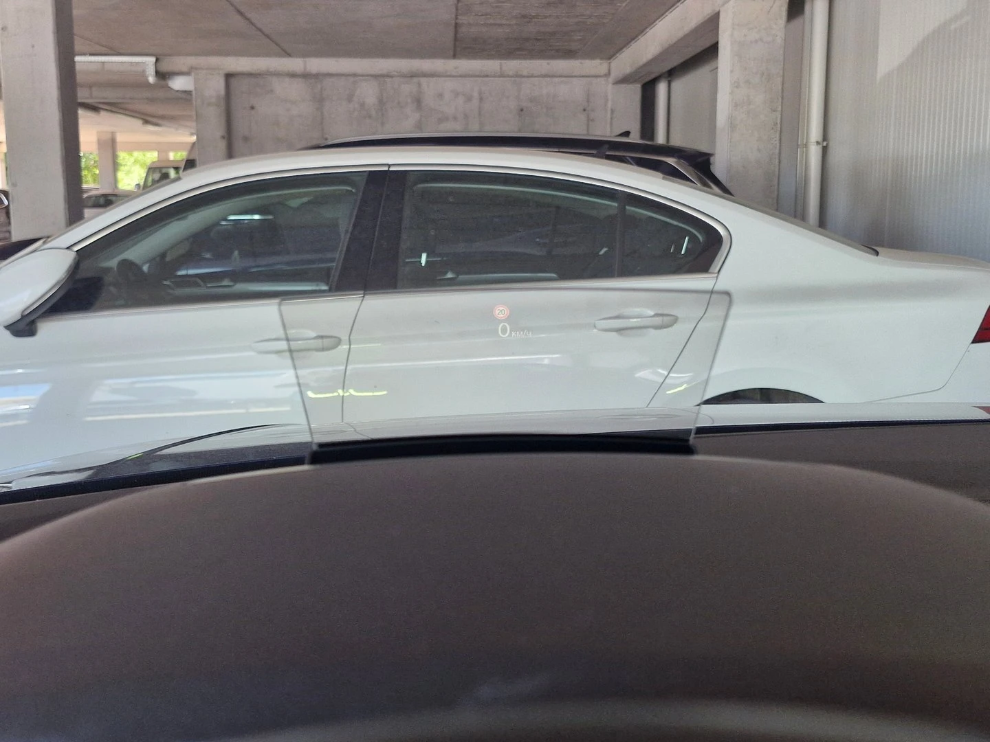 VW Tiguan R-Line 2.0 TSI OPF 4MOTION DSG - изображение 10