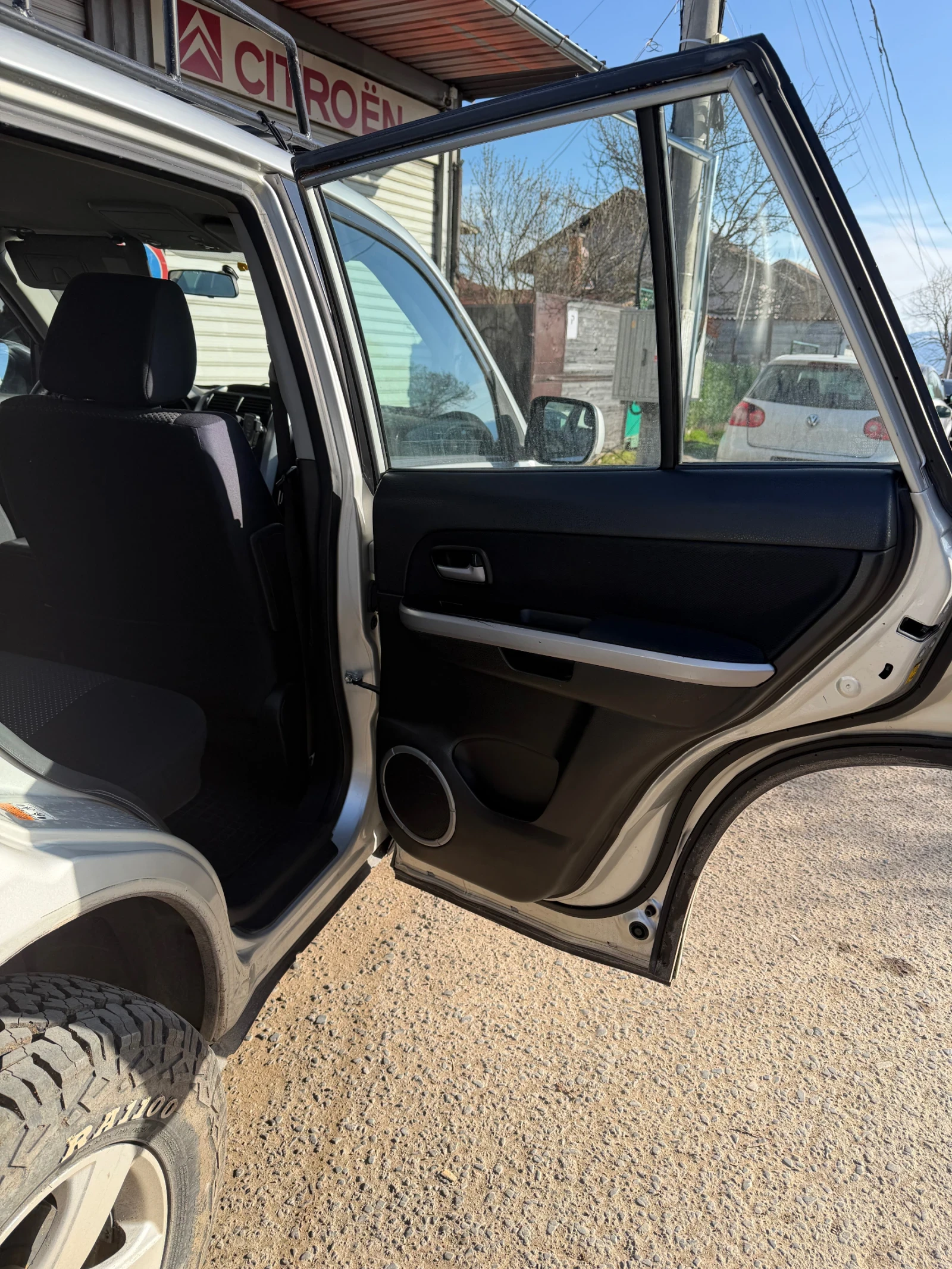 Suzuki Grand vitara 1.9DDIS, снимка 8 - Автомобили и джипове - 53772796