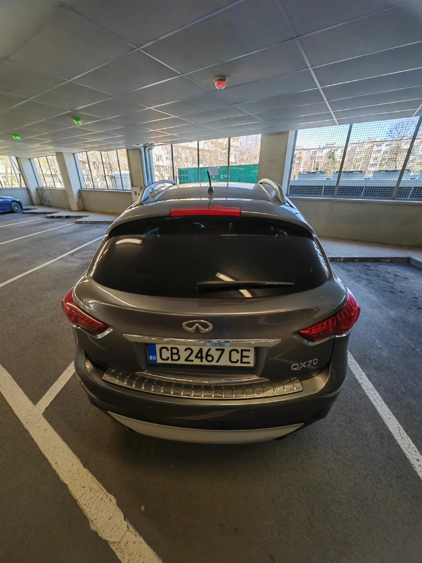 Infiniti QX70, снимка 3 - Автомобили и джипове - 53827639