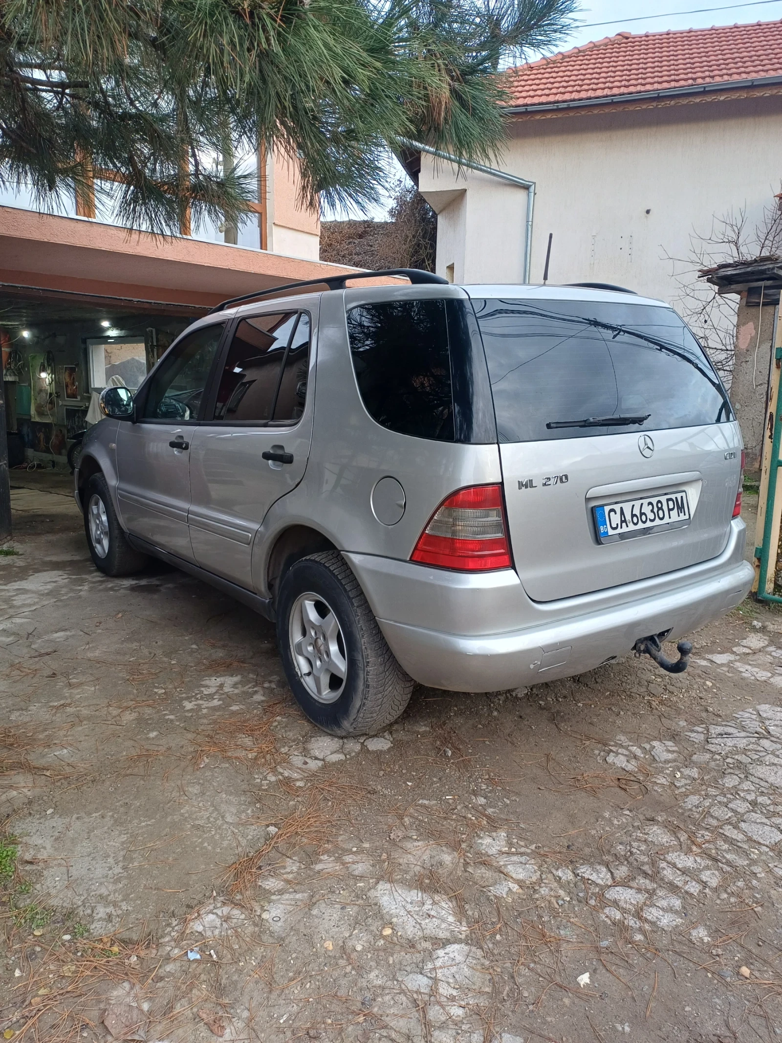 Mercedes-Benz ML 270, снимка 3 - Автомобили и джипове - 54217359