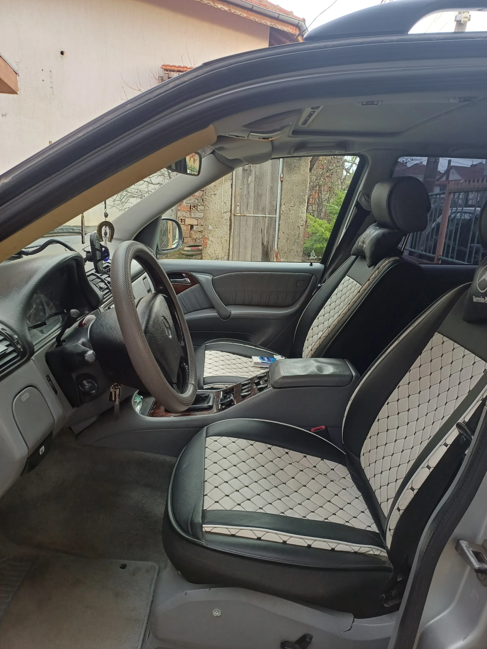 Mercedes-Benz ML 270, снимка 4 - Автомобили и джипове - 54217359