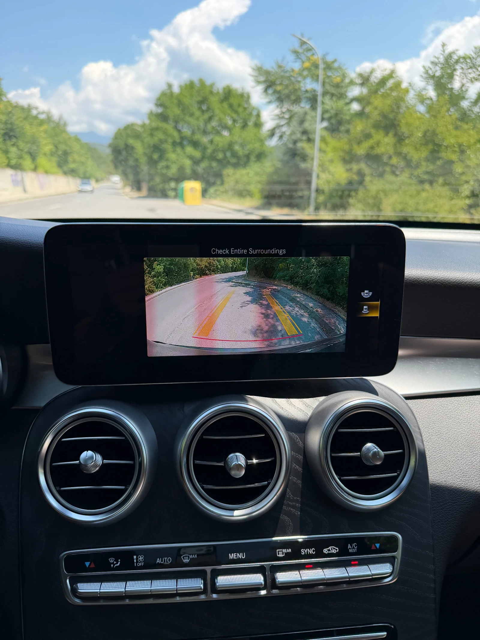 Mercedes-Benz GLC 300 * 4MATIC * 9G * BURMESTER * 2xPANO, снимка 13 - Автомобили и джипове - 55163887