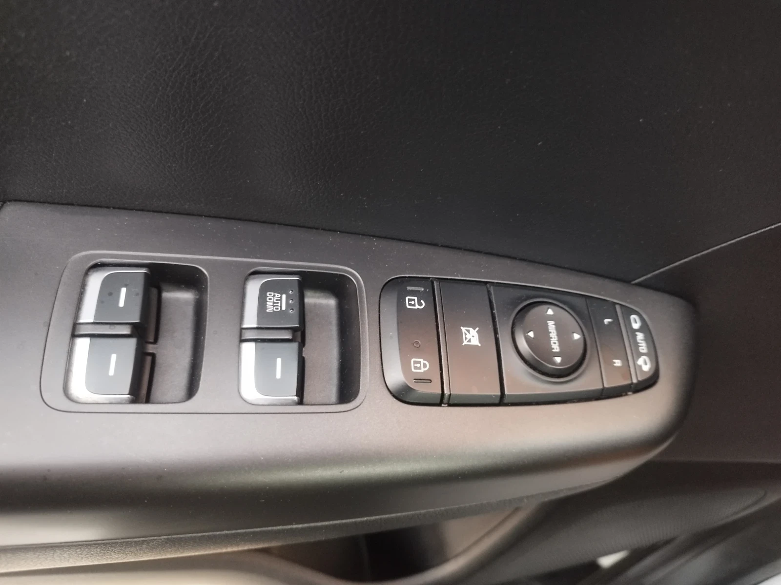 Kia Sportage 1.6 CRDI, 2020 г., 141000 км.(КАТО НОВА), снимка 15 - Автомобили и джипове - 55530617