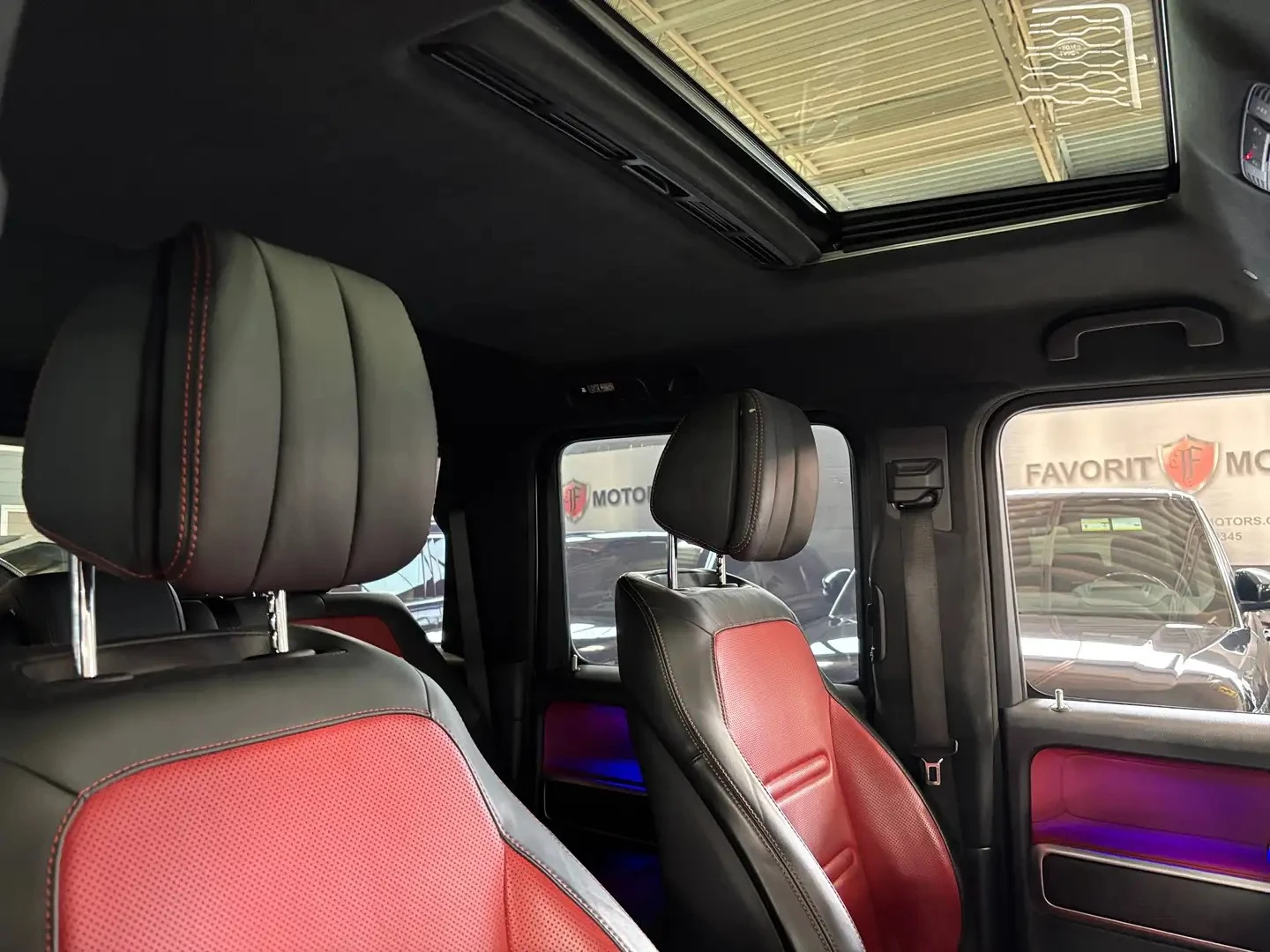 Mercedes-Benz G 550 * FULL * АвтоКредит * (ЦЕНА ДО БГ), снимка 13 - Автомобили и джипове - 55951938