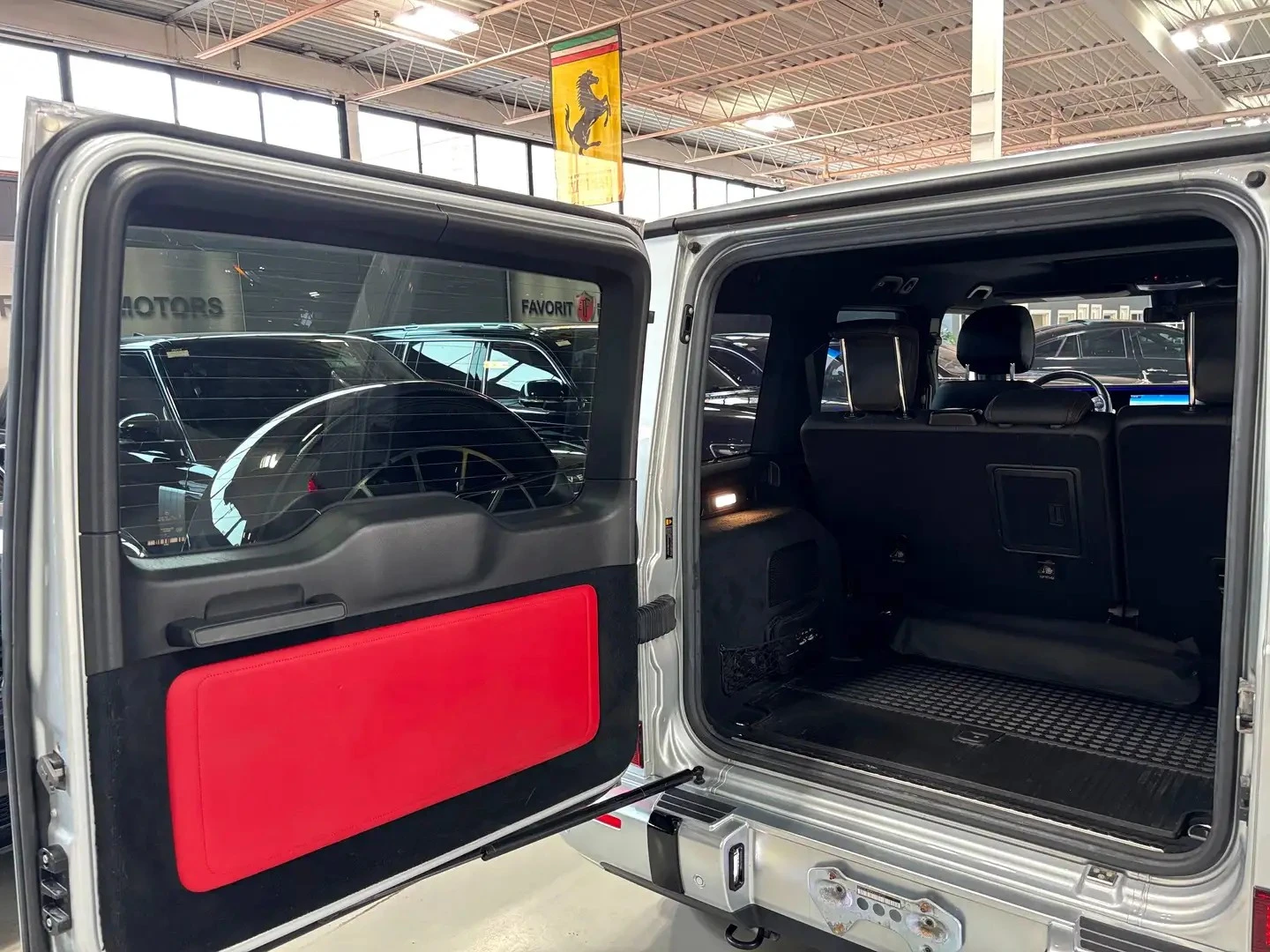 Mercedes-Benz G 550 * FULL * АвтоКредит * (ЦЕНА ДО БГ), снимка 6 - Автомобили и джипове - 55951938