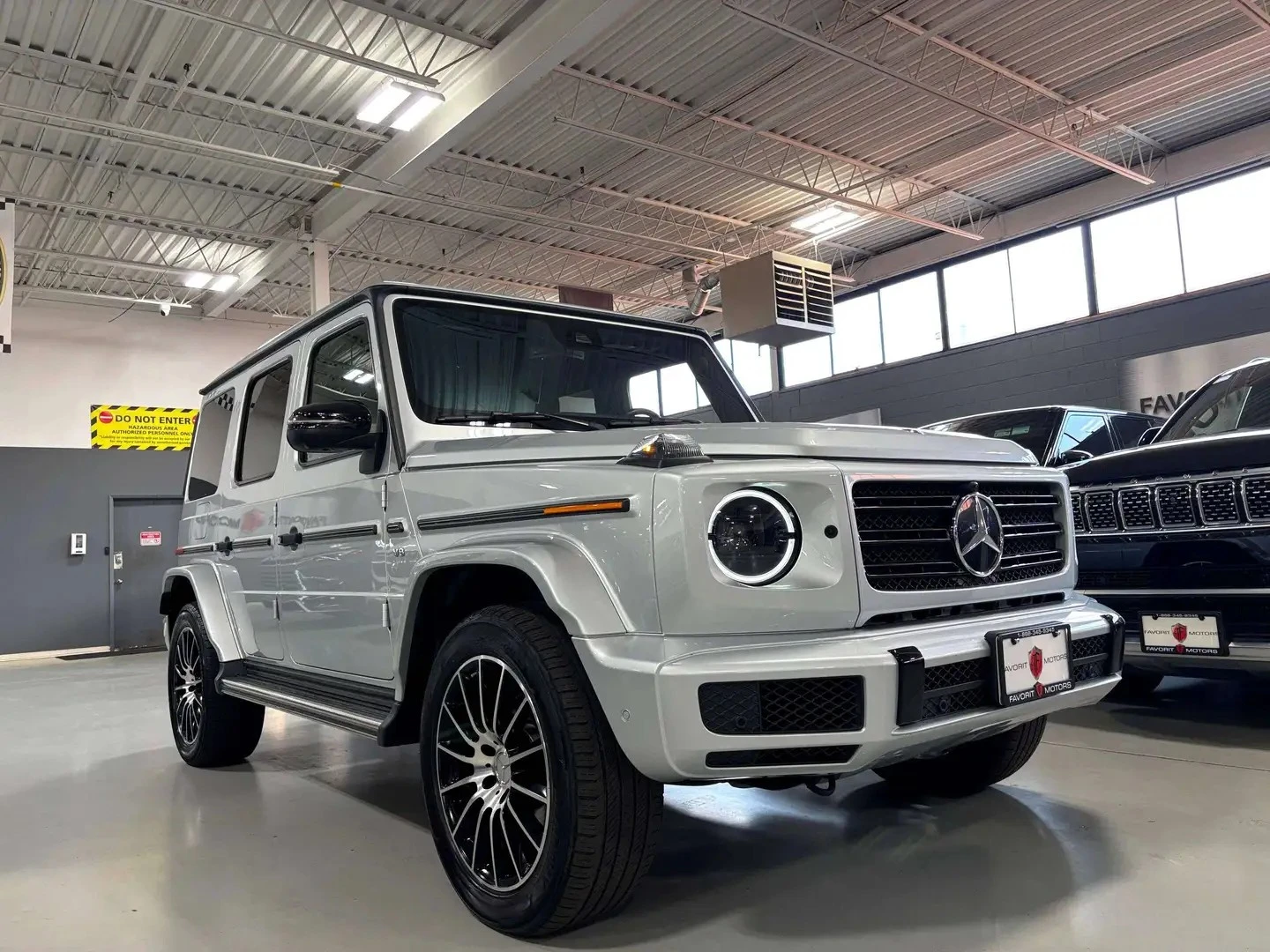 Mercedes-Benz G 550 * FULL * АвтоКредит * (ЦЕНА ДО БГ), снимка 2 - Автомобили и джипове - 55951938