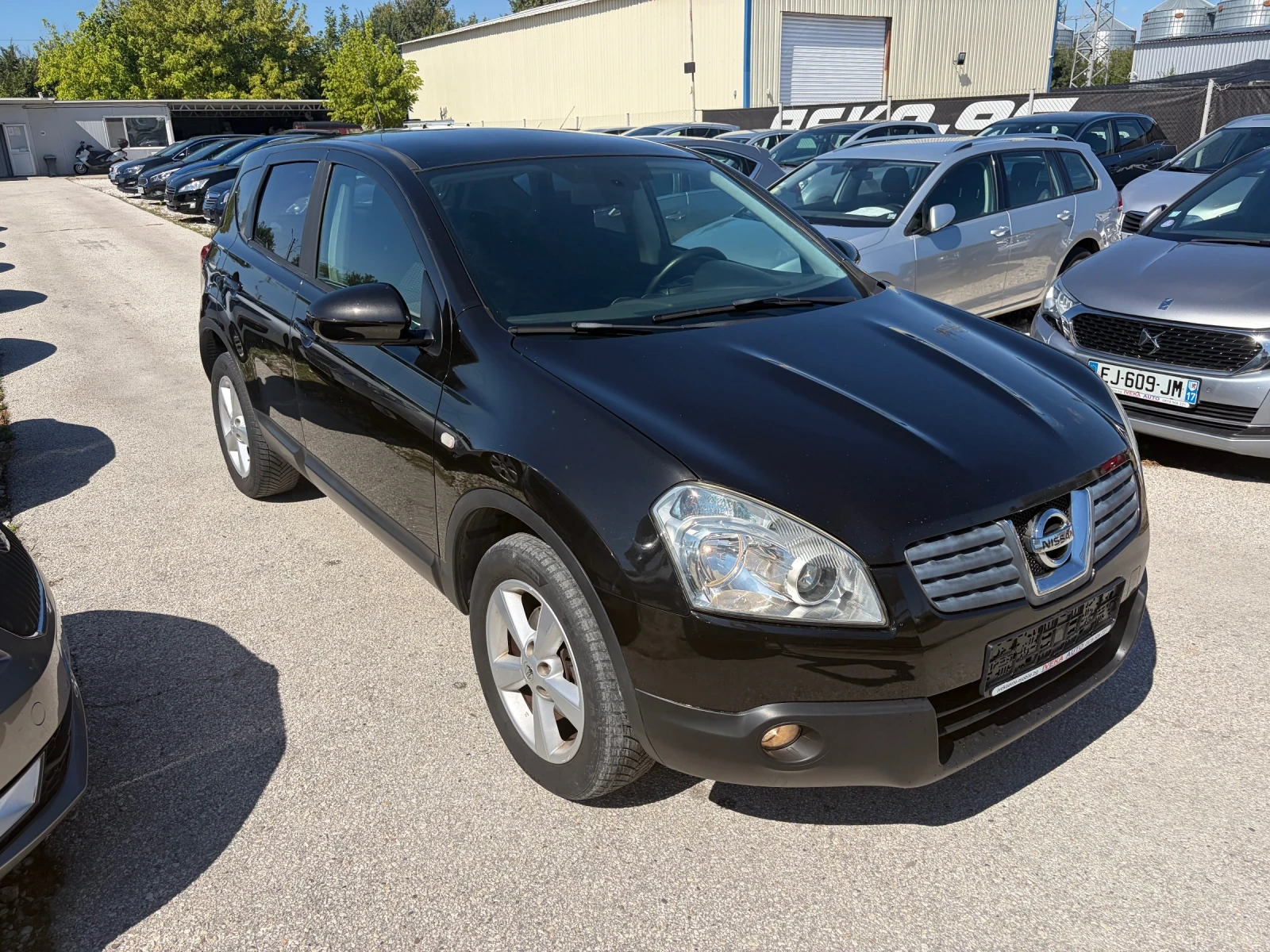 Nissan Qashqai 2.0DCi TOP, снимка 3 - Автомобили и джипове - 56081250