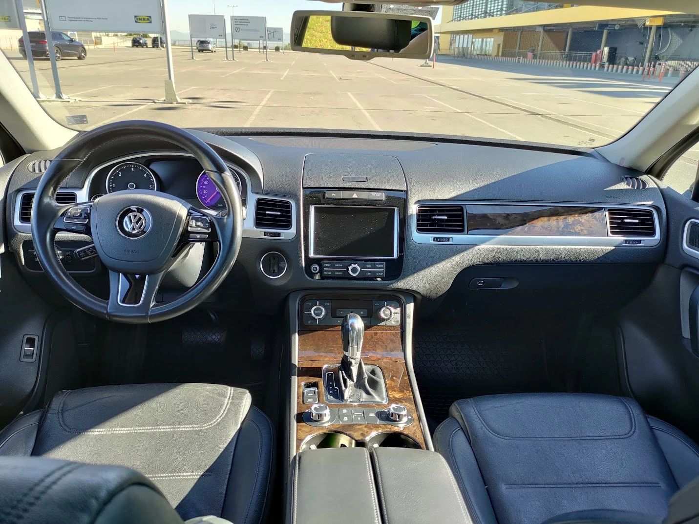 VW Touareg, снимка 6 - Автомобили и джипове - 56484321
