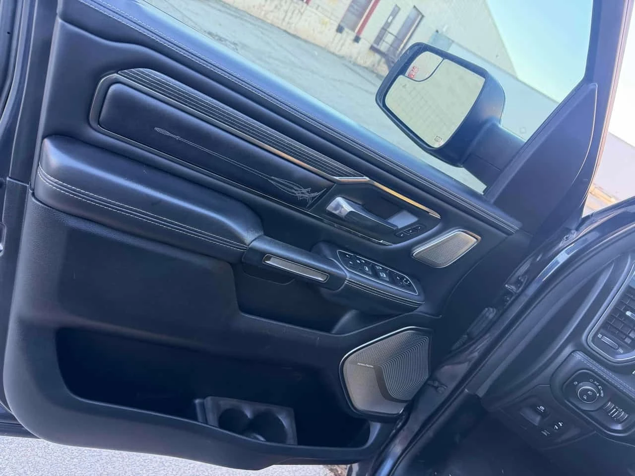 Dodge RAM 1500 Limited / 360 / �������� / Carfax  | Mobile.bg � ����������� 13
