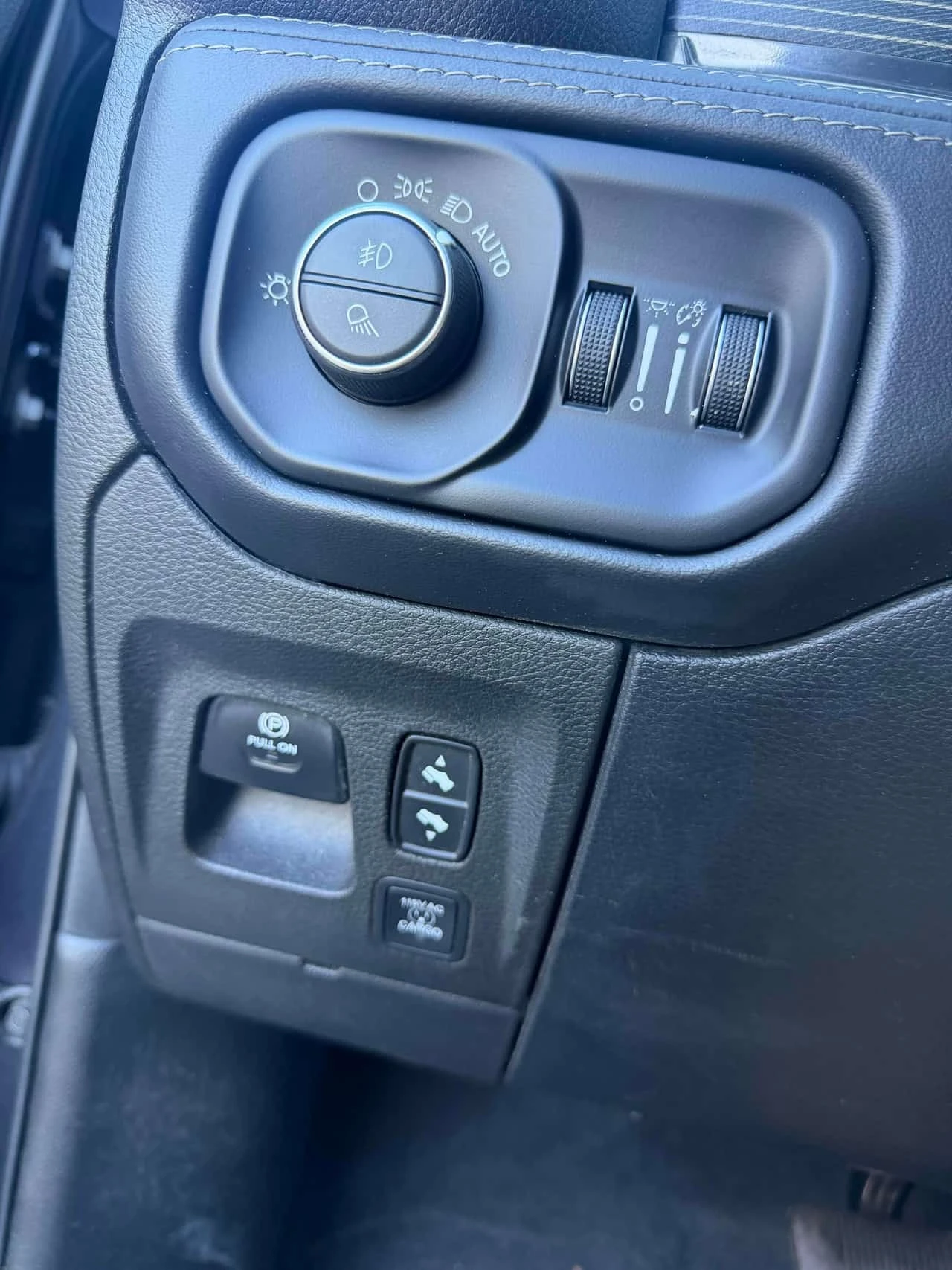 Dodge RAM 1500 Limited / 360 / �������� / Carfax  | Mobile.bg � ����������� 11