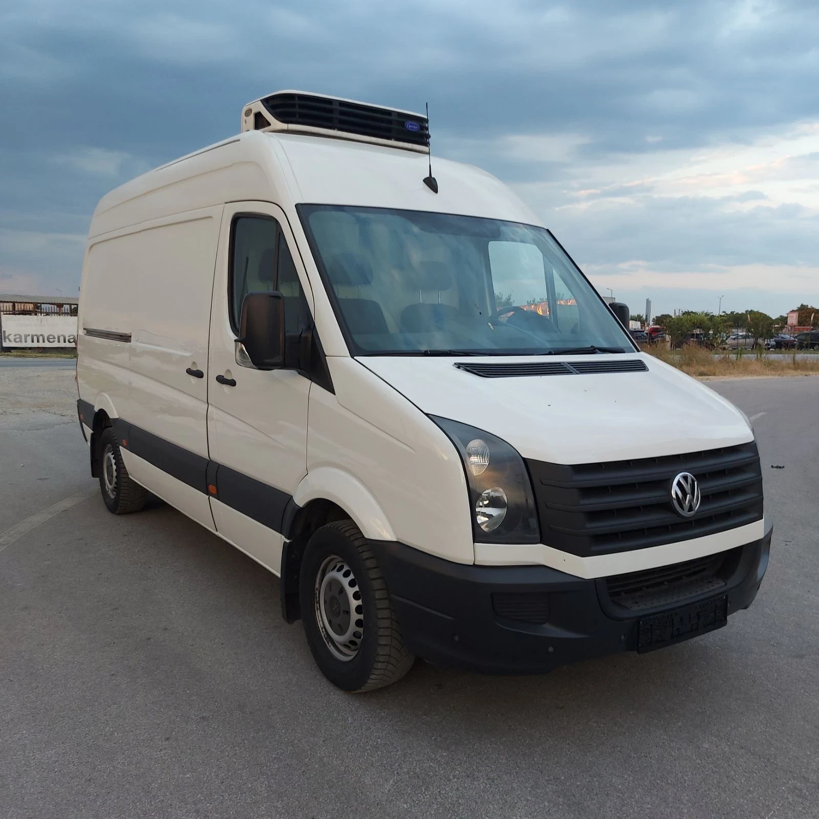 VW Crafter хладилен с климатик, снимка 3 - Бусове и автобуси - 55566000